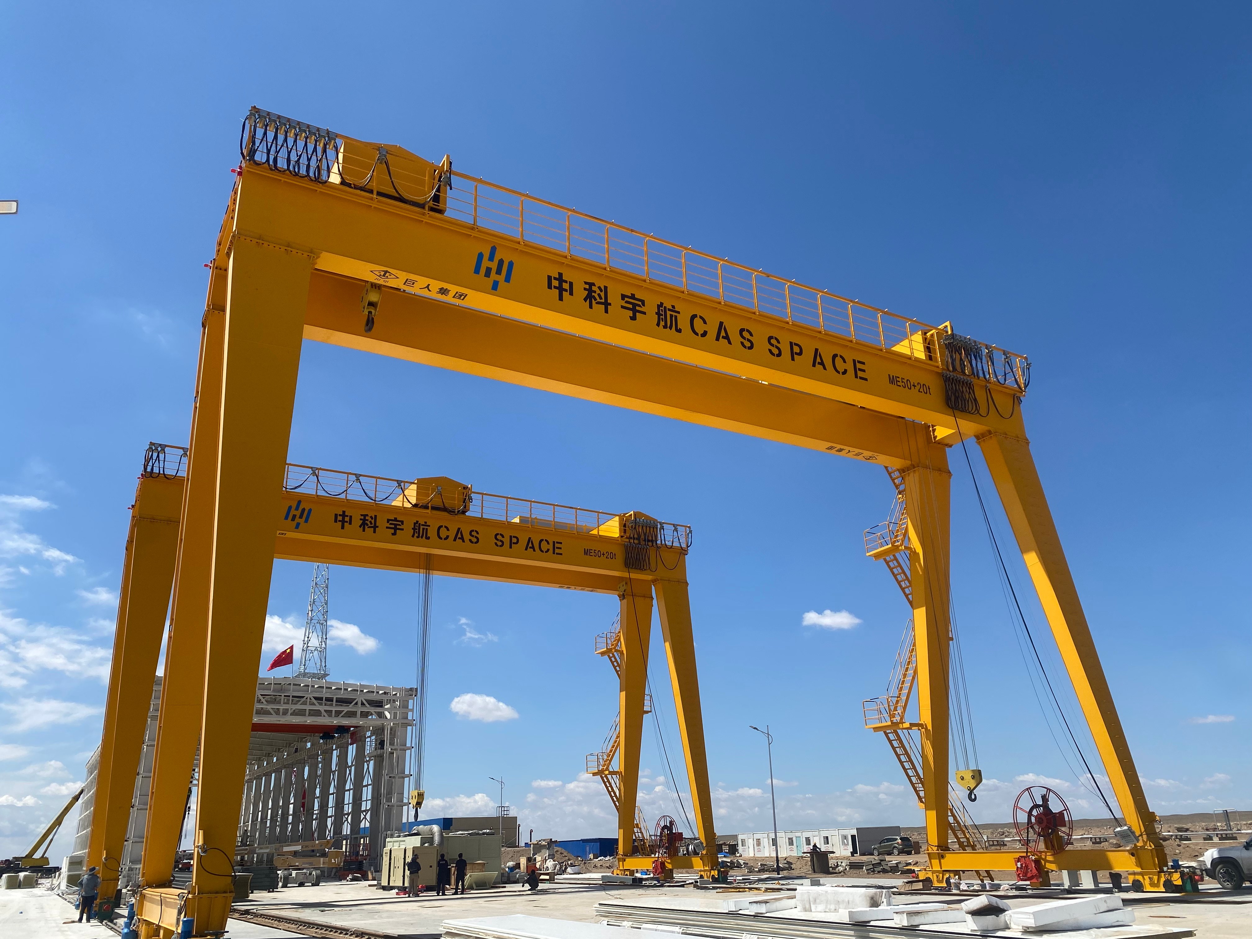 新型双梁门式起重机