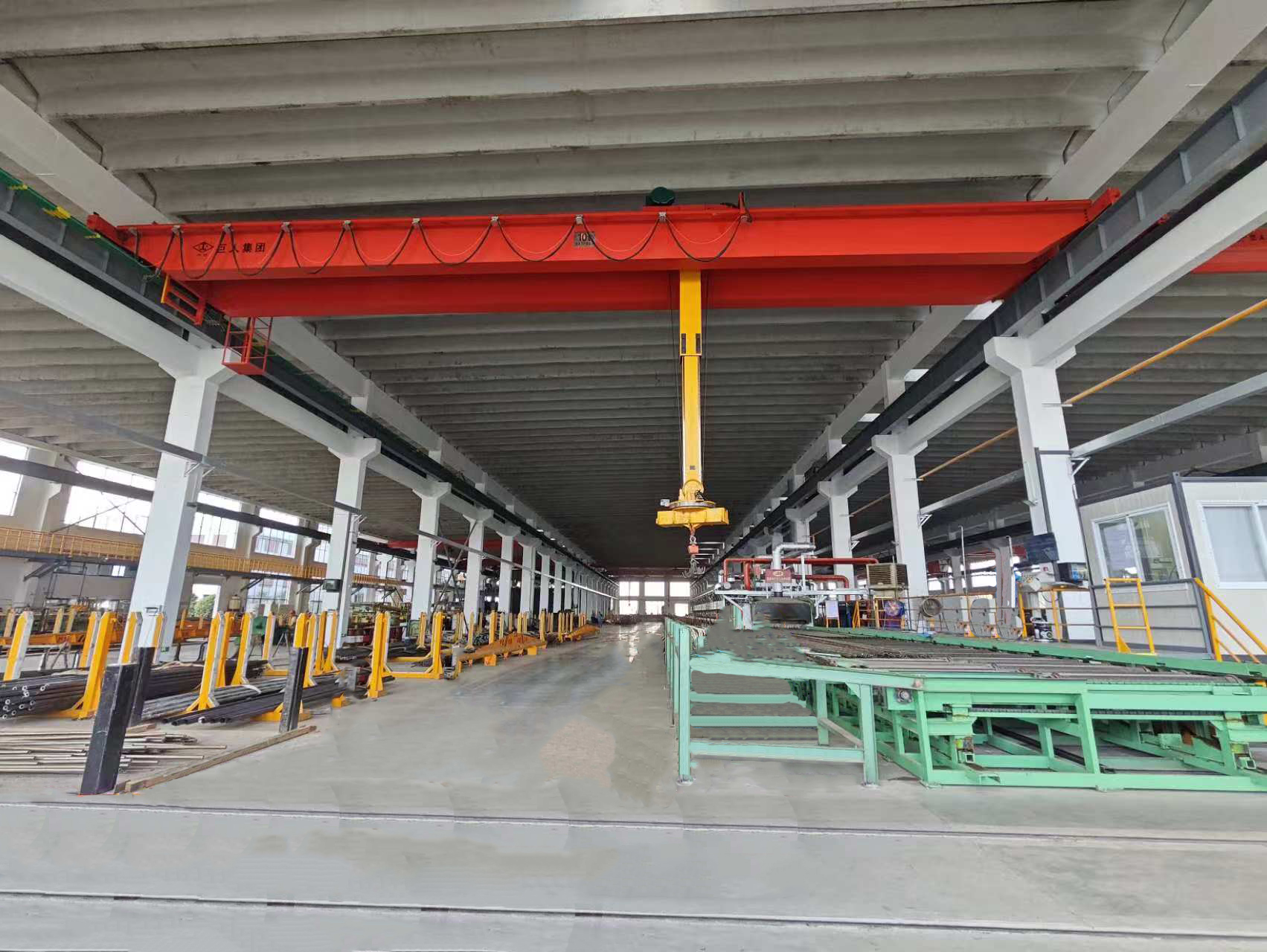 刚性导柱防摇摆起重机